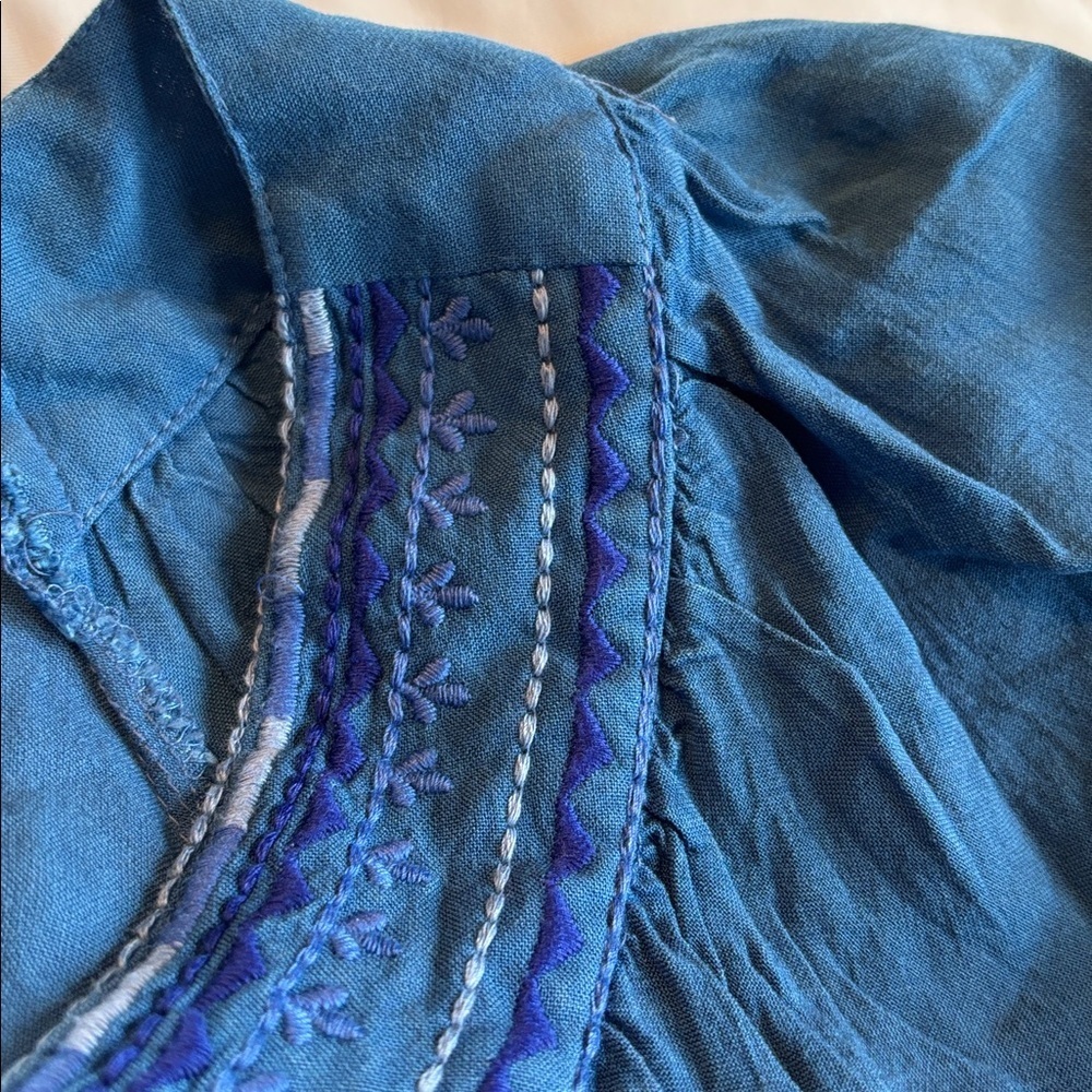 CATO Rayon embroidered V neck short sleeve whimsical denim wash shirt Xl NWT - Picture 4 of 11